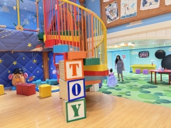 Disney Magic Oceaneer Club picture