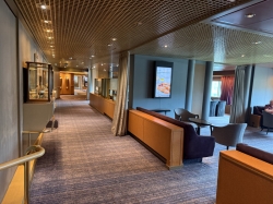 Explorers Lounge picture