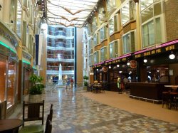 Independence of the Seas Royal Promenade picture