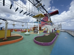 Carnival Breeze Jogging Track picture