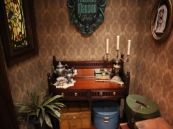 Disney Treasure Haunted Mansion Bar & Lounge picture