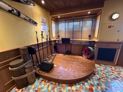 Carnival Breeze RedFrog Pub picture