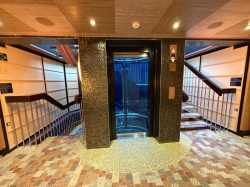 Carnival Luminosa Cloud 9 Spa picture