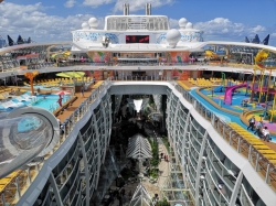 Wonder of the Seas Splashaway Bay picture