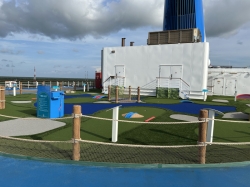 Mini-Golf Spa Deck picture