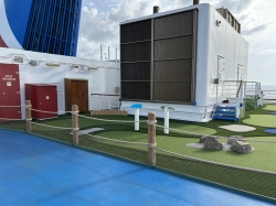 Mini-Golf Spa Deck picture