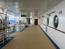 Freedom of the Seas Outdoor Deck picture