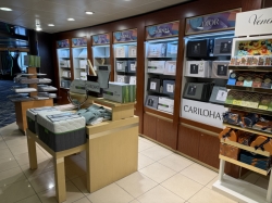 Volendam Shopping Arcade picture