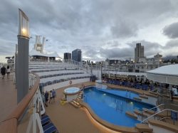 Norwegian Star Oasis Pool picture