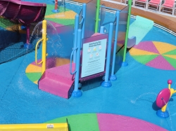 Utopia of the Seas Splashaway Bay picture