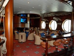 Explorer of the Seas Schooner Bar picture