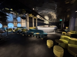 Brilliant Lady On the Rocks picture