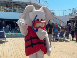 Carnival Glory Main Pool picture