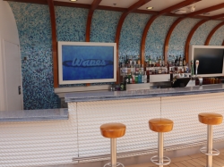 Waves Bar picture