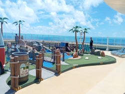 Freedom of the Seas Freedom Dunes picture