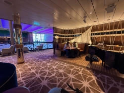 Icon of the Seas Schooner Bar picture