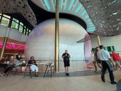 Icon of the Seas Pearl Cafe picture