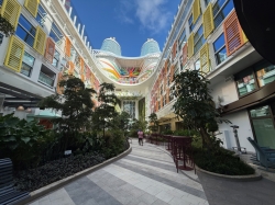 Icon of the Seas Central Park picture