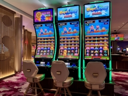 Utopia of the Seas Casino Royale picture