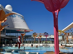 Utopia of the Seas Main Pool picture