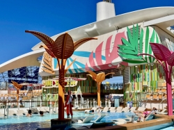 Utopia of the Seas Main Pool picture