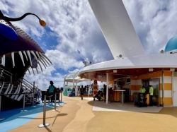 Utopia of the Seas Wipe Out Bar picture
