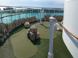 Radiance of the Seas Mini-golf picture