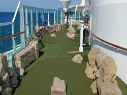 Radiance of the Seas Mini-golf picture