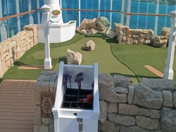 Radiance of the Seas Mini-golf picture