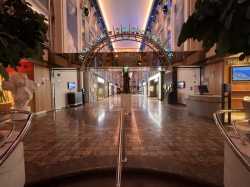 Voyager of the Seas Royal Promenade picture