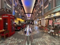 Voyager of the Seas Royal Promenade picture