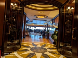 Queen Elizabeth Commodore Club picture