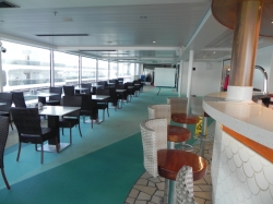 Norwegian Encore Pool picture