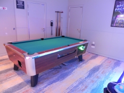 Norwegian Encore Local Bar & Grill picture