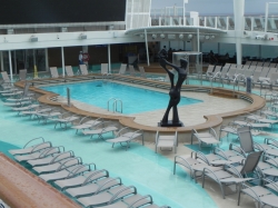 Norwegian Encore Pool picture