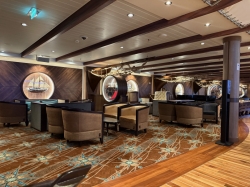 Wonder of the Seas Schooner Bar picture