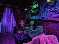 Disney Destiny Haunted Mansion Parlor picture