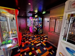 Norwegian Dawn Video Zone picture
