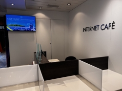 Norwegian Dawn Internet Cafe picture