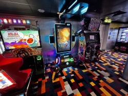 Norwegian Dawn Video Zone picture