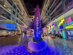 Icon of the Seas Surfside picture