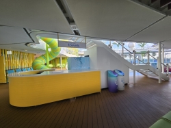 Icon of the Seas Cove Pool picture