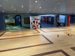 Disney Magic Oceaneer Club picture