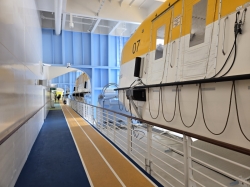Icon of the Seas Running Track picture