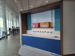 Icon of the Seas Windjammer Cafe picture