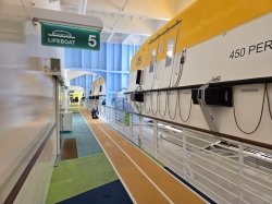 Icon of the Seas Running Track picture