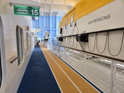 Icon of the Seas Running Track picture