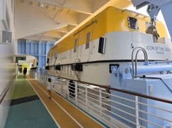 Icon of the Seas Running Track picture