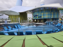 Icon of the Seas Swim & Tonic picture