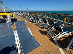 Tiki Pool and Bar picture